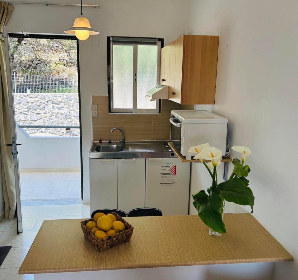 βay Apartment Rodakino